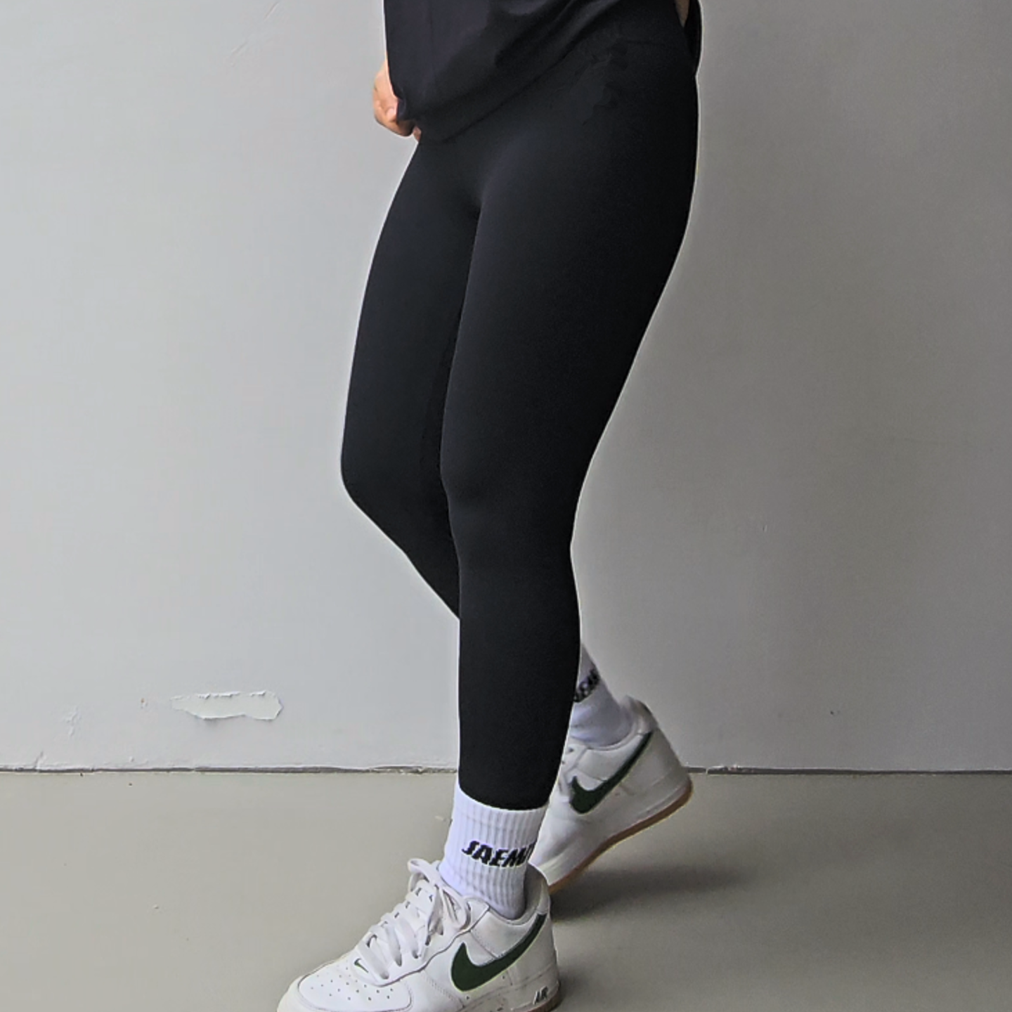 Embrace Essential Leggings (Black)